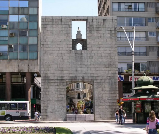 1-puerta-de-la-ciudadela