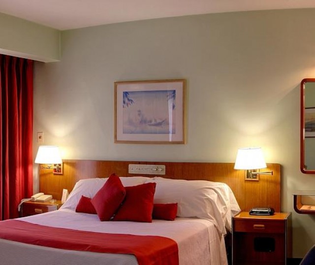 2-balmoral-plaza-hotel